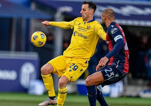 英超焦点战前瞻：曼联主场迎战切尔西，防线危机遇蓝军火力考验  